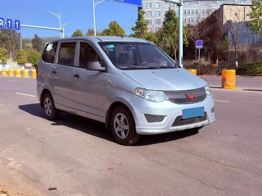 2018 WuLing HongGuang 1.5L 105HP L4 5MT,autocango,china used car exporter,china ev exporter,chinese used car exporter,chinese used ev exporter