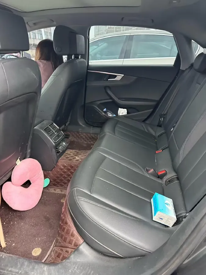 2023 Audi A4L 2.0T 190HP L4 7DCT,autocango,china used car exporter,china ev exporter,chinese used car exporter,chinese used ev exporter