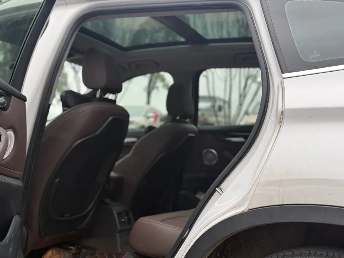 2021 BMW X1 2.0T 192HP L4 7DCT,autocango,china used car exporter,china ev exporter,chinese used car exporter,chinese used ev exporter