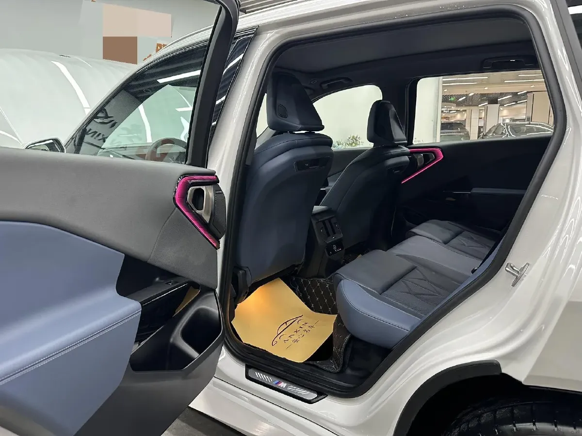 2025 BMW X3 2.0T 258HP L4 8AT,autocango,china used car exporter,china ev exporter,chinese used car exporter,chinese used ev exporter