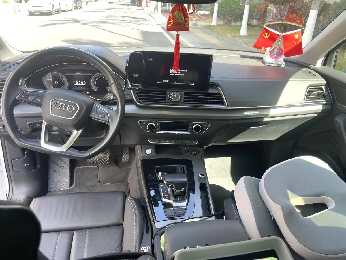 2022 Audi Q5L 2.0T 190HP L4 7DCT,autocango,china used car exporter,china ev exporter,chinese used car exporter,chinese used ev exporter