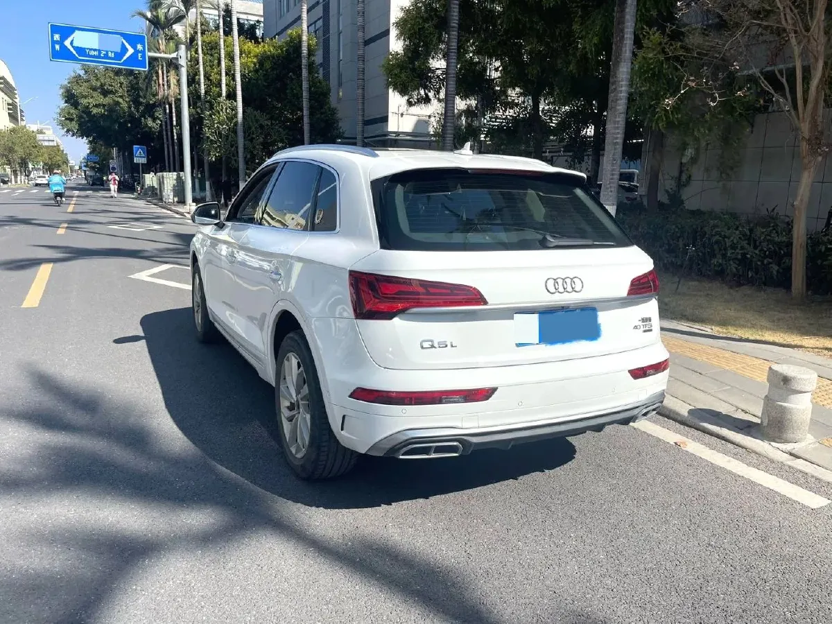 2022 Audi Q5L 2.0T 190HP L4 7DCT,autocango,china used car exporter,china ev exporter,chinese used car exporter,chinese used ev exporter