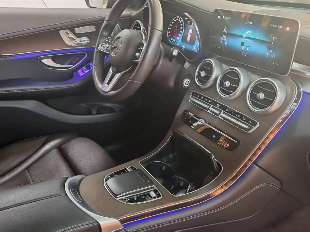 2020 Mercedes-Benz GLC Class 2.0T 258HP L4 9AT,autocango,china used car exporter,china ev exporter,chinese used car exporter,chinese used ev exporter