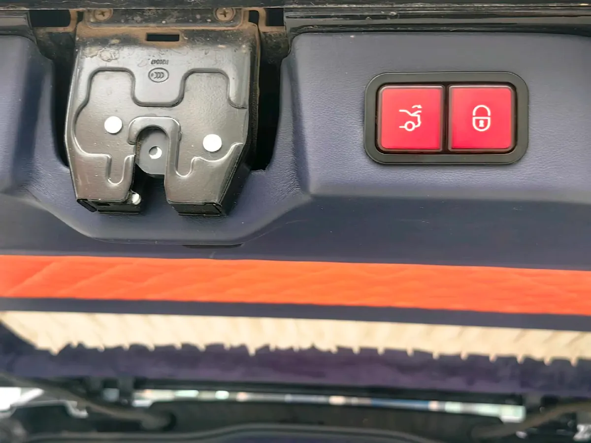 2021 Mercedes-Benz Vito 2.0T 211HP L4 9AT,autocango,china used car exporter,china ev exporter,chinese used car exporter,chinese used ev exporter