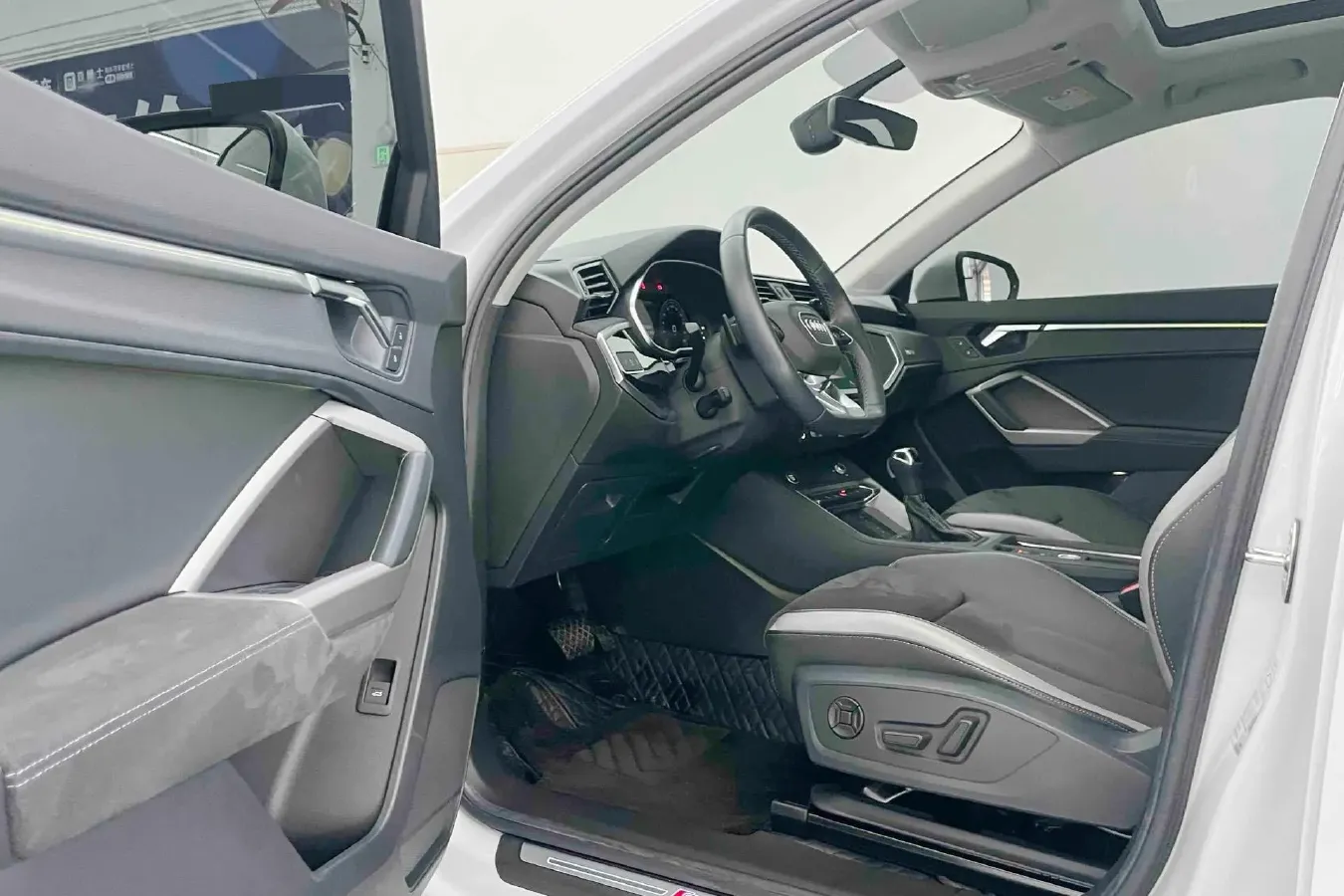 2022 Audi Q3 1.4T 150HP L4 7DCT,autocango,china used car exporter,china ev exporter,chinese used car exporter,chinese used ev exporter