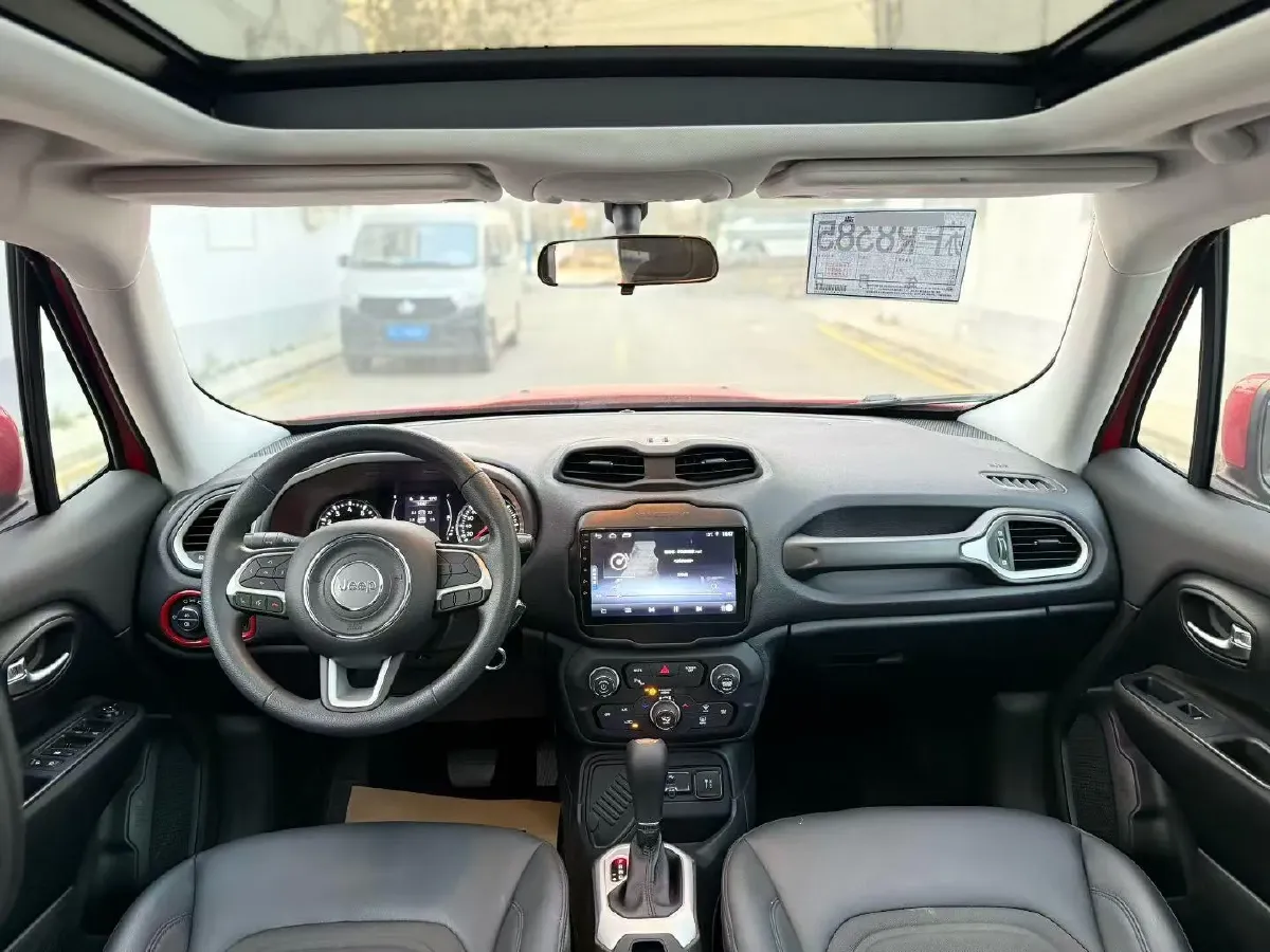 2019 Jeep Renegade 1.3T 173HP L4 7DCT,autocango,china used car exporter,china ev exporter,chinese used car exporter,chinese used ev exporter