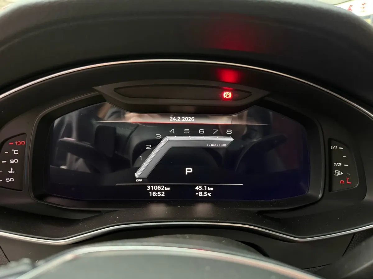 2024 Audi A7L 2.0T 245HP L4 7DCT,autocango,china used car exporter,china ev exporter,chinese used car exporter,chinese used ev exporter