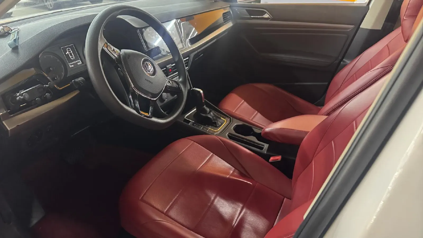 2018 Skoda Karoq 1.4T 150HP L4 7DCT,autocango,china used car exporter,china ev exporter,chinese used car exporter,chinese used ev exporter