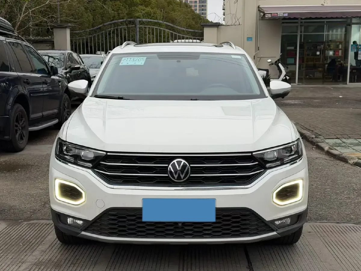 2021 Volkswagen T-Roc 1.4T 150HP L4 7DCT,autocango,china used car exporter,china ev exporter,chinese used car exporter,chinese used ev exporter