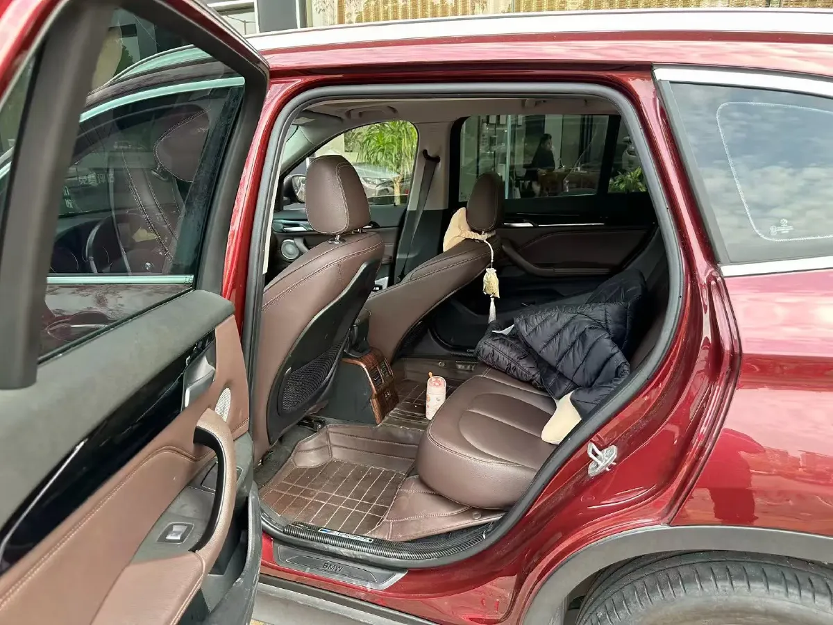 2021 BMW X1 2.0T 192HP L4 7DCT,autocango,china used car exporter,china ev exporter,chinese used car exporter,chinese used ev exporter