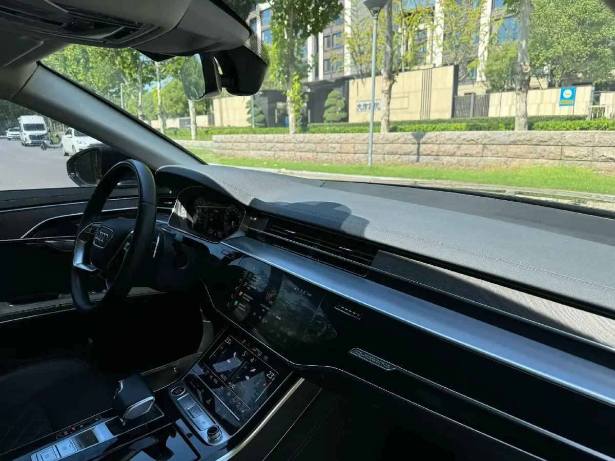 2023 Audi A8 3.0T 286HP V6 8AT,autocango,china used car exporter,china ev exporter,chinese used car exporter,chinese used ev exporter