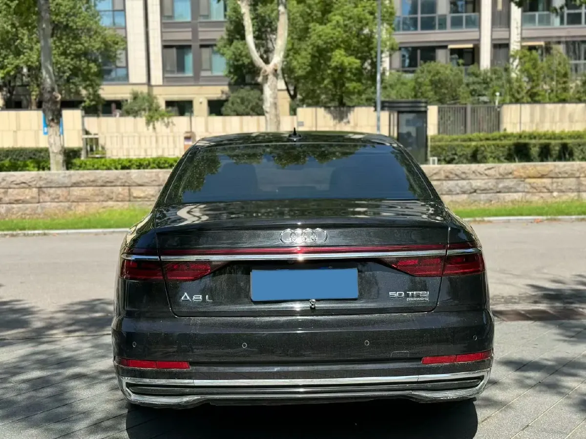 2023 Audi A8 3.0T 286HP V6 8AT,autocango,china used car exporter,china ev exporter,chinese used car exporter,chinese used ev exporter