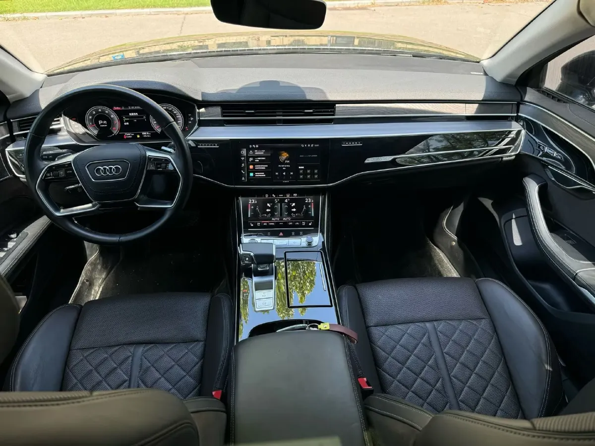 2023 Audi A8 3.0T 286HP V6 8AT,autocango,china used car exporter,china ev exporter,chinese used car exporter,chinese used ev exporter