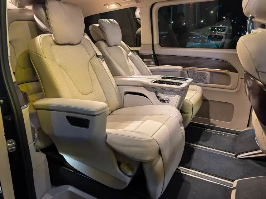 2021 Mercedes-Benz V Class 2.0T 211HP L4 9AT,autocango,china used car exporter,china ev exporter,chinese used car exporter,chinese used ev exporter