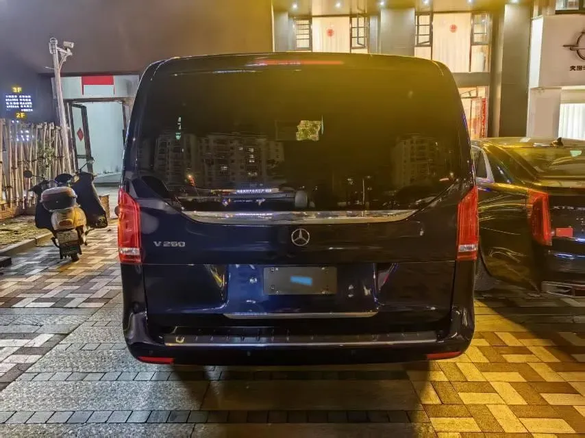 2021 Mercedes-Benz V Class 2.0T 211HP L4 9AT,autocango,china used car exporter,china ev exporter,chinese used car exporter,chinese used ev exporter