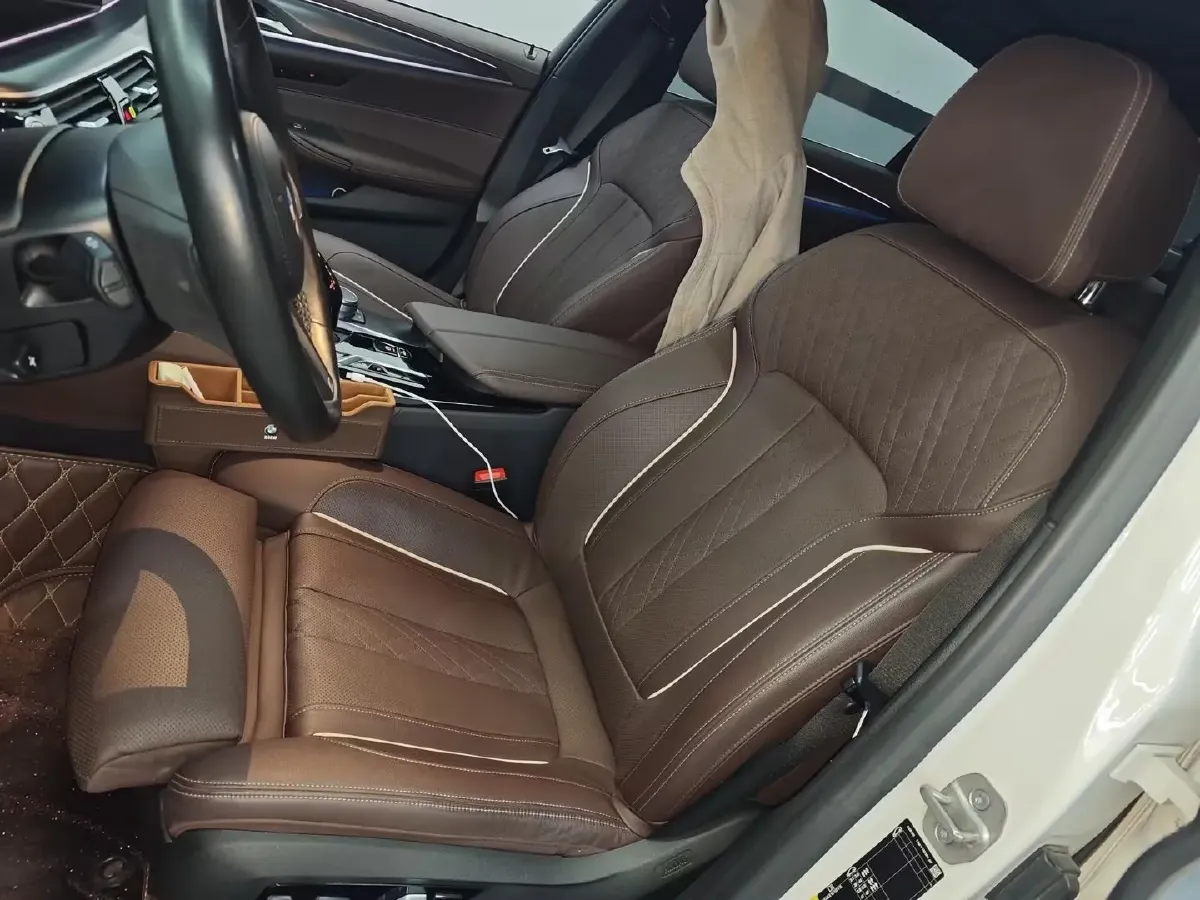 2021 BMW 5 Series 2.0T 184HP L4 8AT PHEV 17.7KWH,autocango,china used car exporter,china ev exporter,chinese used car exporter,chinese used ev exporter