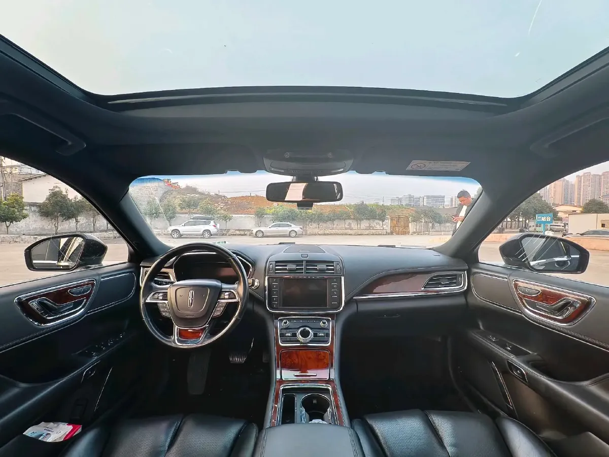 2017 Lincoln Continental 2.0T 261HP L4 6AT,autocango,china used car exporter,china ev exporter,chinese used car exporter,chinese used ev exporter