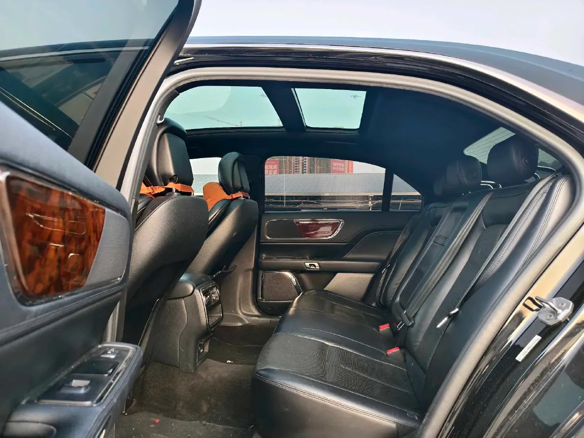 2017 Lincoln Continental 2.0T 261HP L4 6AT,autocango,china used car exporter,china ev exporter,chinese used car exporter,chinese used ev exporter