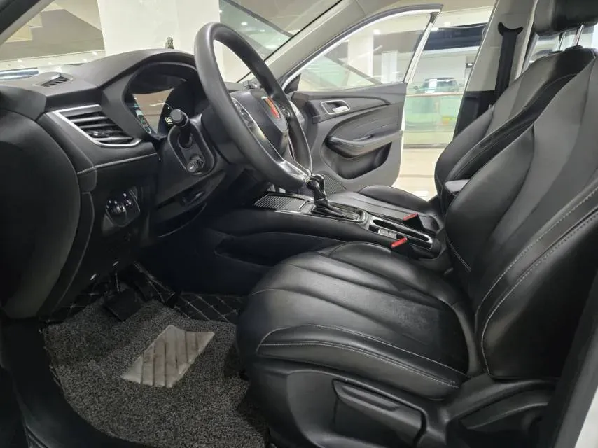 2020 Roewe i5 1.5L 120HP L4 CVT,autocango,china used car exporter,china ev exporter,chinese used car exporter,chinese used ev exporter