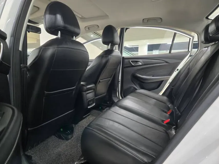 2020 Roewe i5 1.5L 120HP L4 CVT,autocango,china used car exporter,china ev exporter,chinese used car exporter,chinese used ev exporter