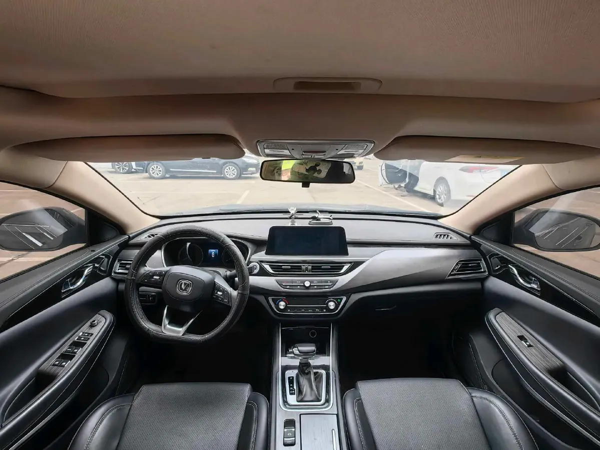 2021 ChangAn Raeton CC 1.5T 180HP L4 7DCT,autocango,china used car exporter,china ev exporter,chinese used car exporter,chinese used ev exporter