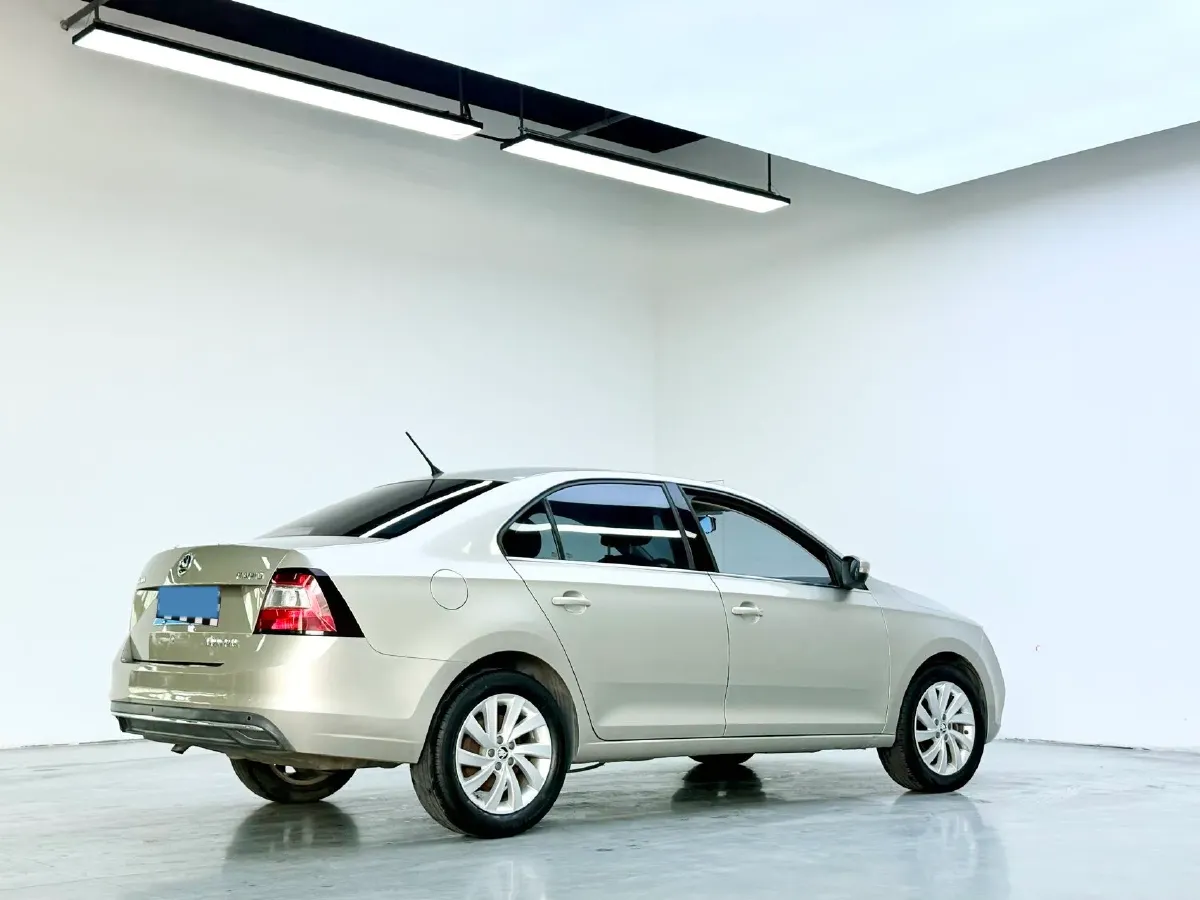 2019 SWM G01 1.5T 156HP L4 6AT,autocango,china used car exporter,china ev exporter,chinese used car exporter,chinese used ev exporter