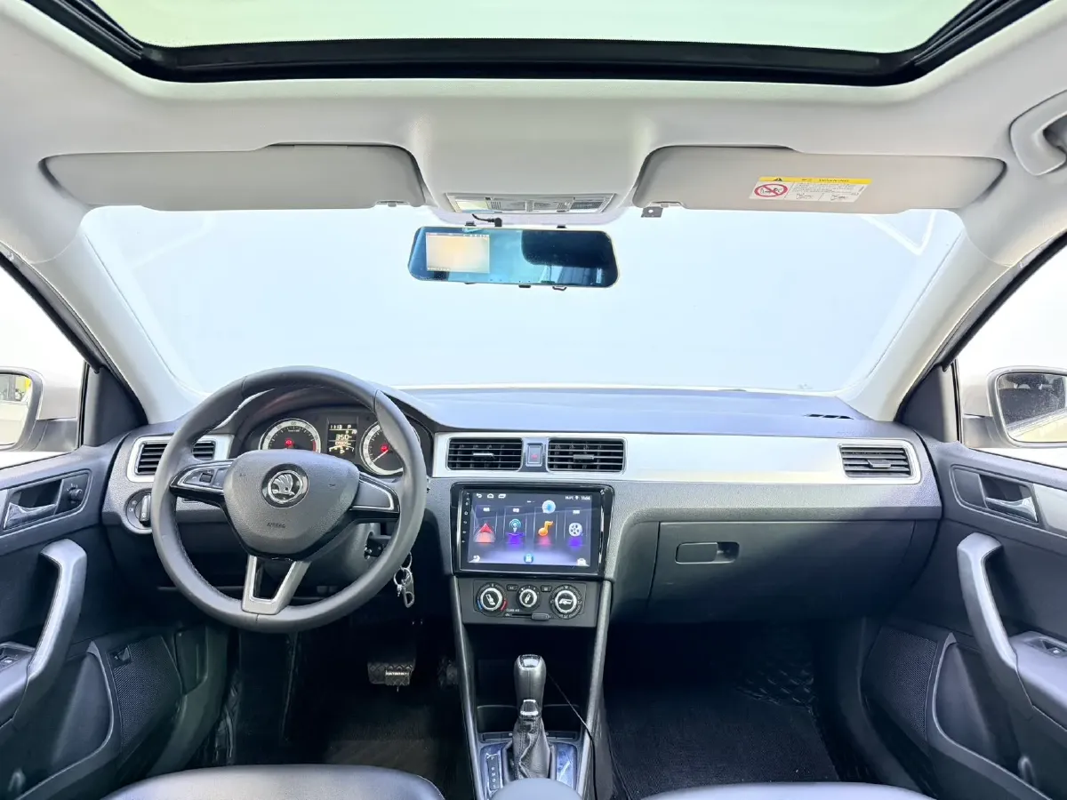 2019 SWM G01 1.5T 156HP L4 6AT,autocango,china used car exporter,china ev exporter,chinese used car exporter,chinese used ev exporter