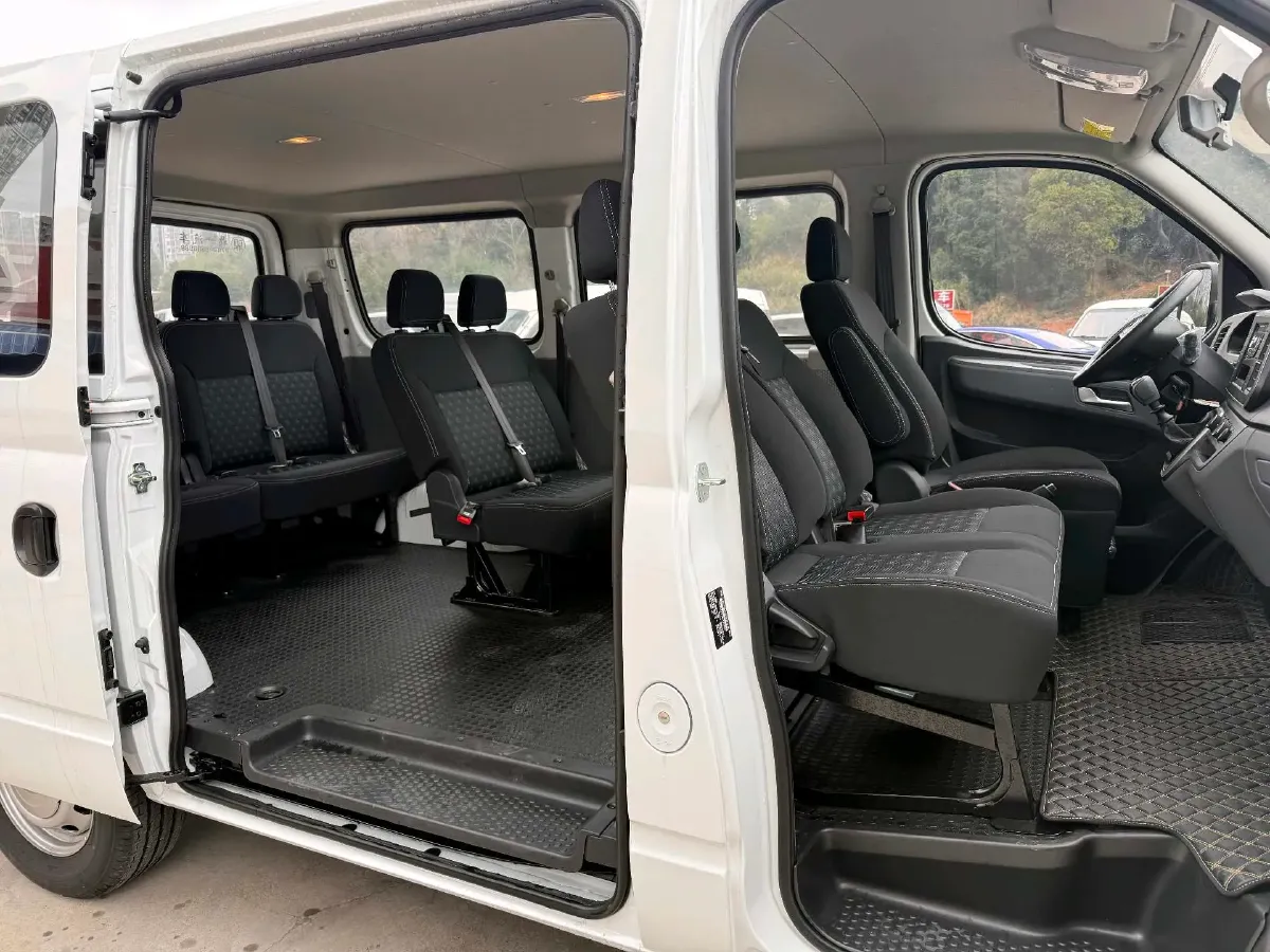 2022 MAXUS XinTu V90 2.0T 150HP L4 6MT,autocango,china used car exporter,china ev exporter,chinese used car exporter,chinese used ev exporter