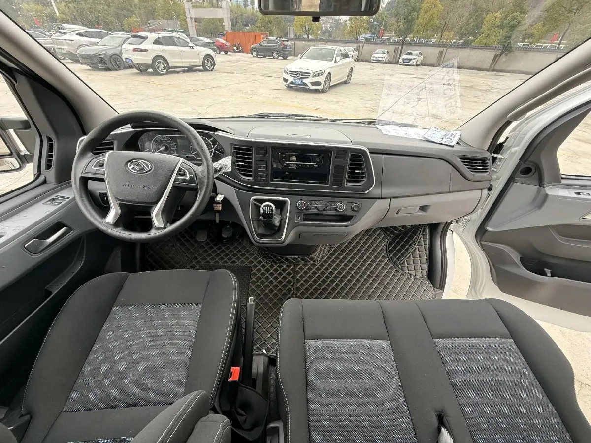 2022 MAXUS XinTu V90 2.0T 150HP L4 6MT,autocango,china used car exporter,china ev exporter,chinese used car exporter,chinese used ev exporter