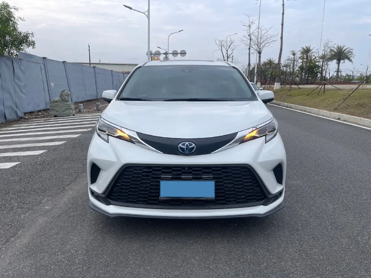 2023 Toyota Granvia 2.5L 189HP L4 E-CVT Hybrid,autocango,china used car exporter,china ev exporter,chinese used car exporter,chinese used ev exporter