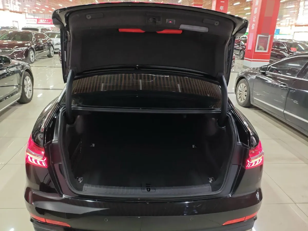 2020 Audi A6L 2.0T 224HP L4 7DCT,autocango,china used car exporter,china ev exporter,chinese used car exporter,chinese used ev exporter