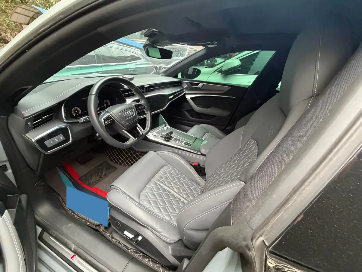 2024 Audi A7L 2.0T 245HP L4 7DCT,autocango,china used car exporter,china ev exporter,chinese used car exporter,chinese used ev exporter