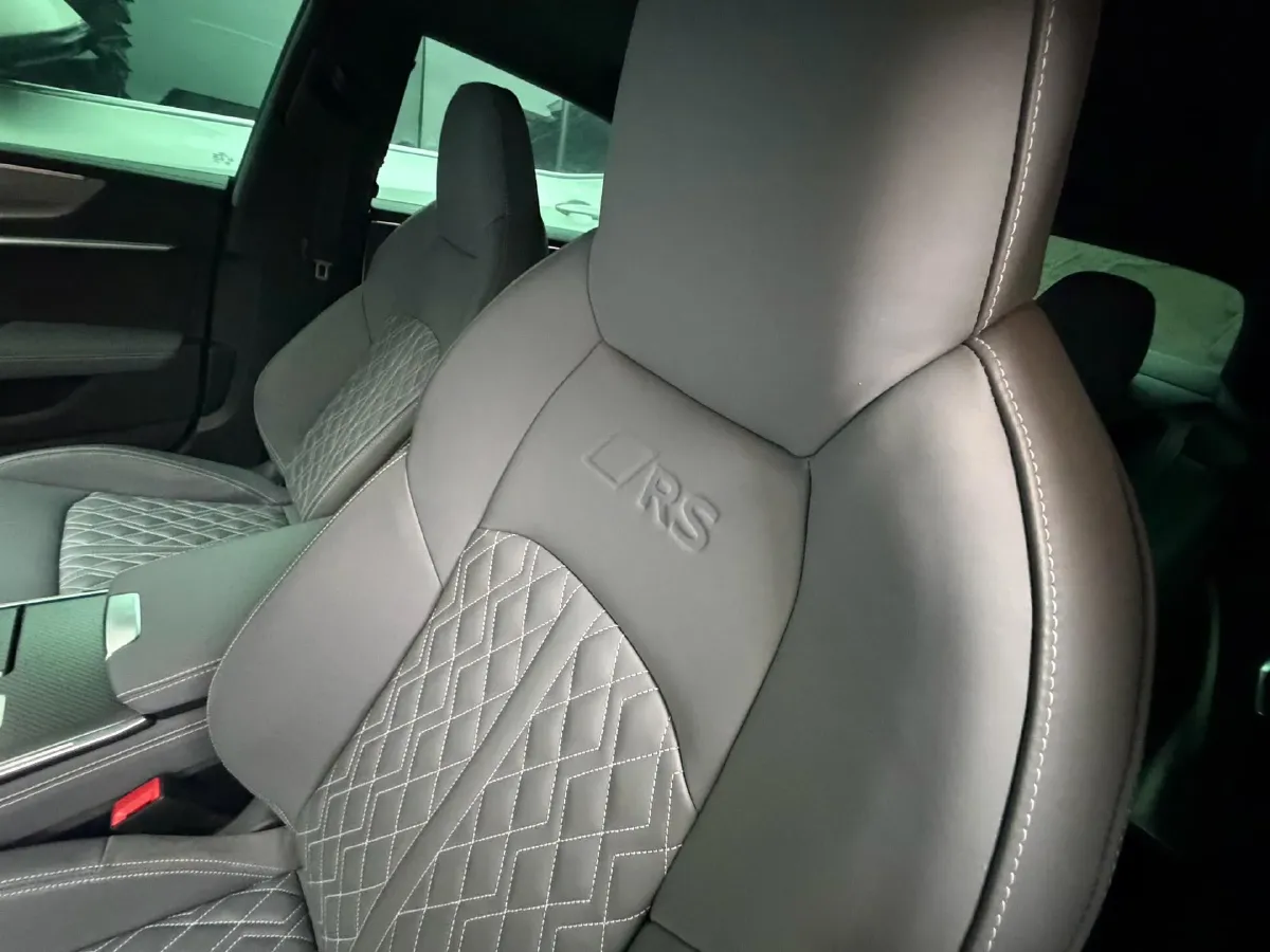 2024 Audi A7L 2.0T 245HP L4 7DCT,autocango,china used car exporter,china ev exporter,chinese used car exporter,chinese used ev exporter