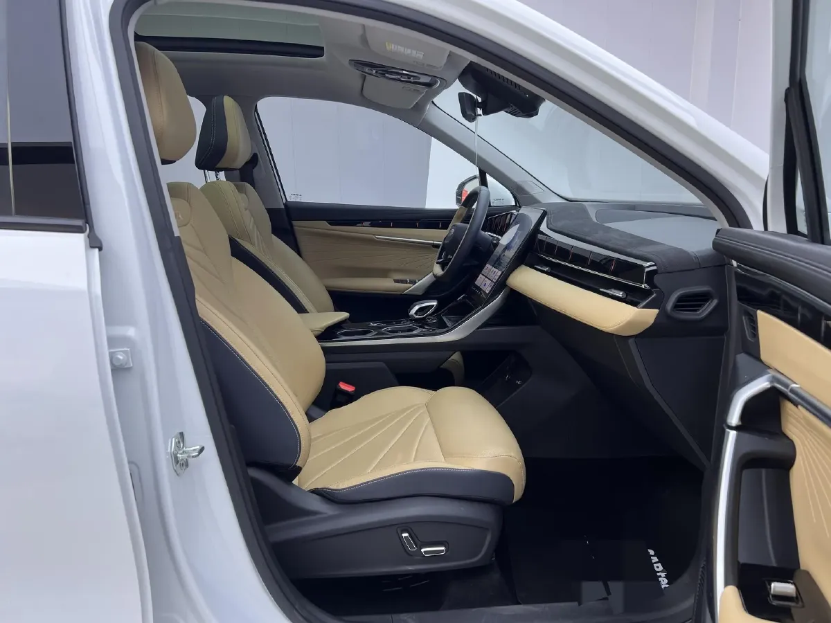 2023 Geely StarRay 1.5T 181HP L4 7DCT,autocango,china used car exporter,china ev exporter,chinese used car exporter,chinese used ev exporter