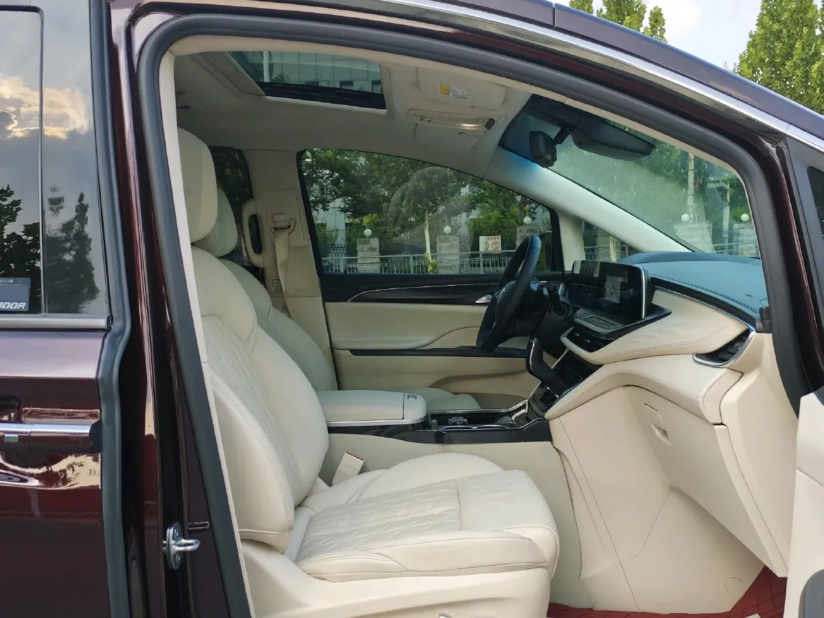 2022 Buick GL8 2.0T 237HP L4 9AT,autocango,china used car exporter,china ev exporter,chinese used car exporter,chinese used ev exporter