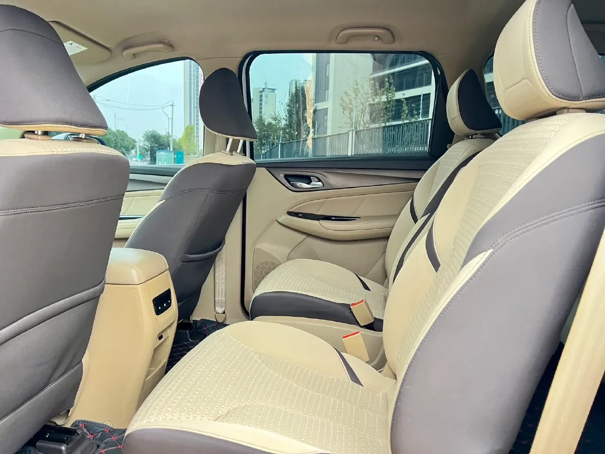 2017 BaoJun 730 1.5T 150HP L4 6MT,autocango,china used car exporter,china ev exporter,chinese used car exporter,chinese used ev exporter