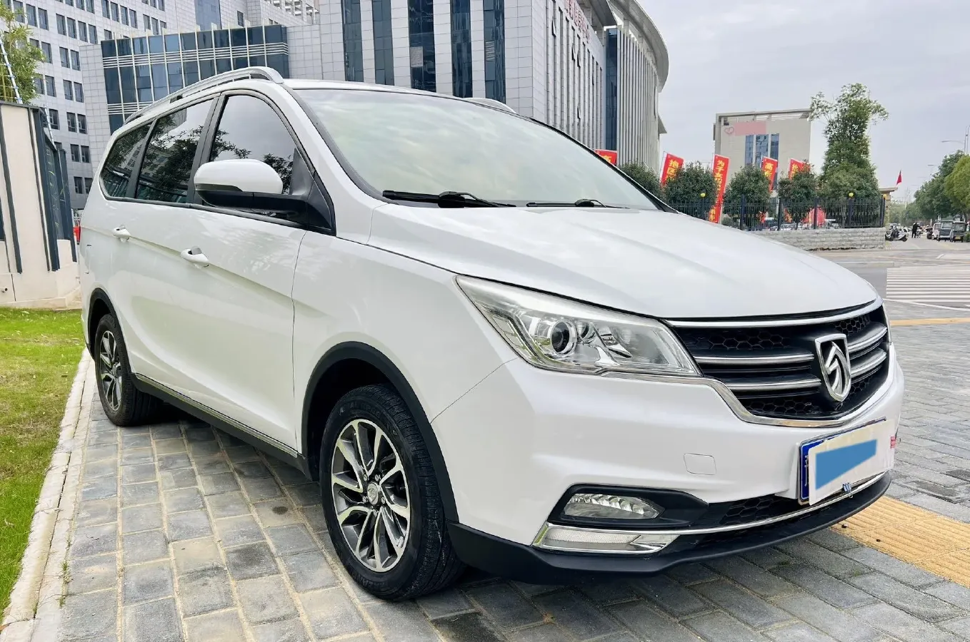2017 BaoJun 730 1.5T 150HP L4 6MT,autocango,china used car exporter,china ev exporter,chinese used car exporter,chinese used ev exporter