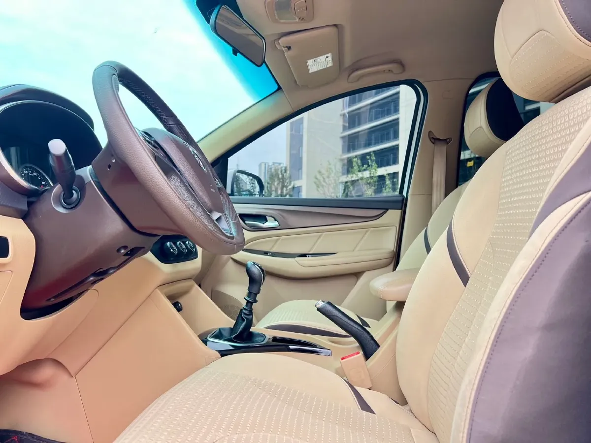 2017 BaoJun 730 1.5T 150HP L4 6MT,autocango,china used car exporter,china ev exporter,chinese used car exporter,chinese used ev exporter