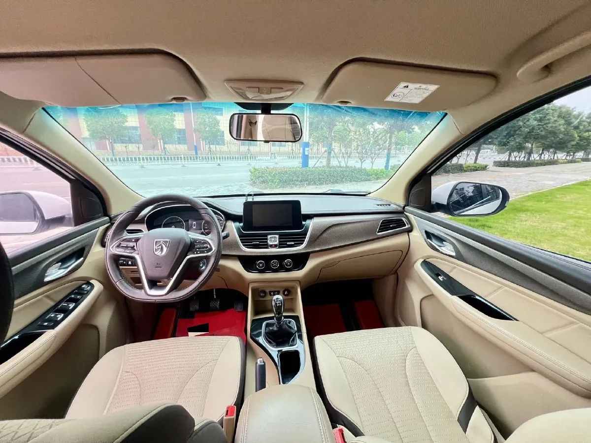 2017 BaoJun 730 1.5T 150HP L4 6MT,autocango,china used car exporter,china ev exporter,chinese used car exporter,chinese used ev exporter