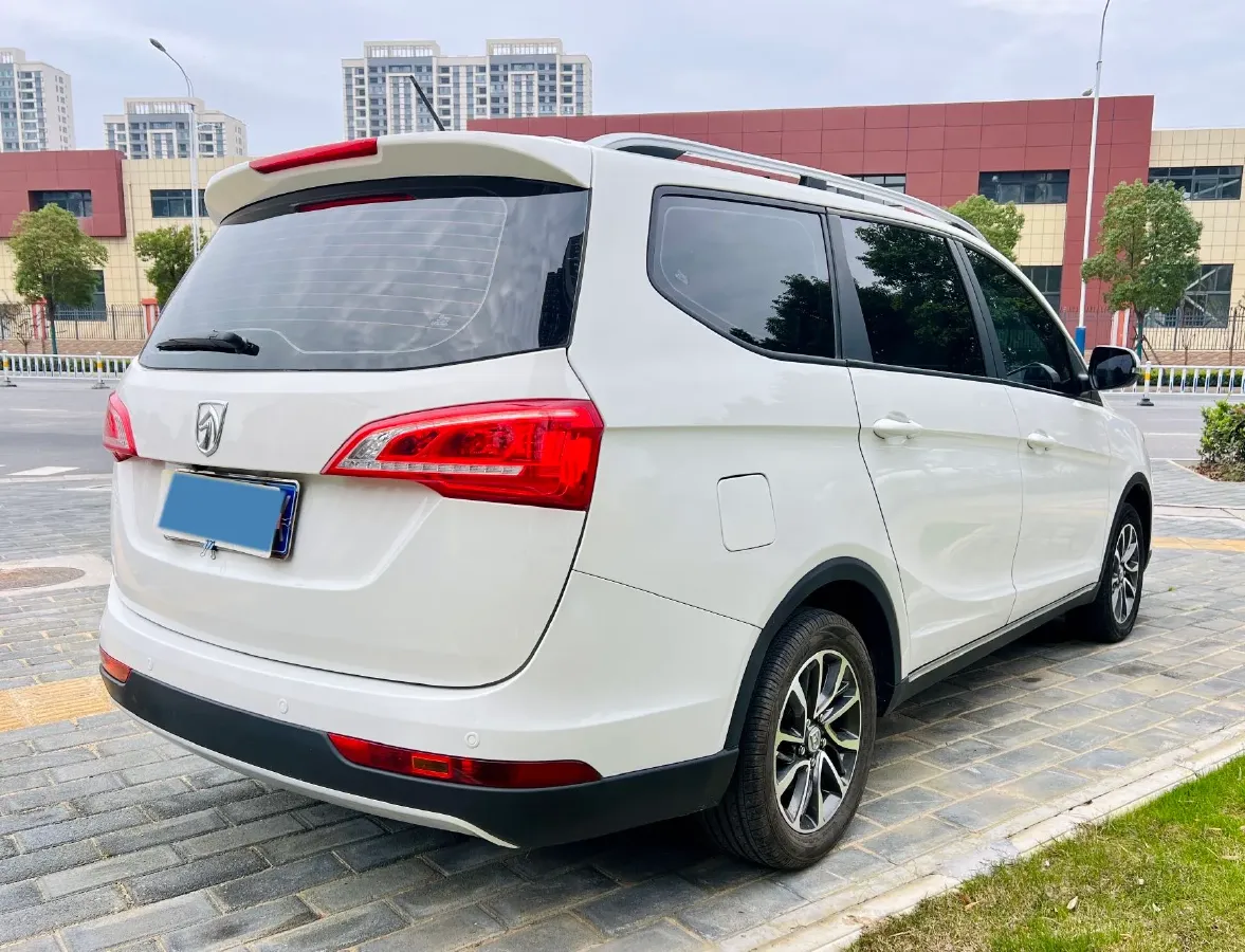 2017 BaoJun 730 1.5T 150HP L4 6MT,autocango,china used car exporter,china ev exporter,chinese used car exporter,chinese used ev exporter