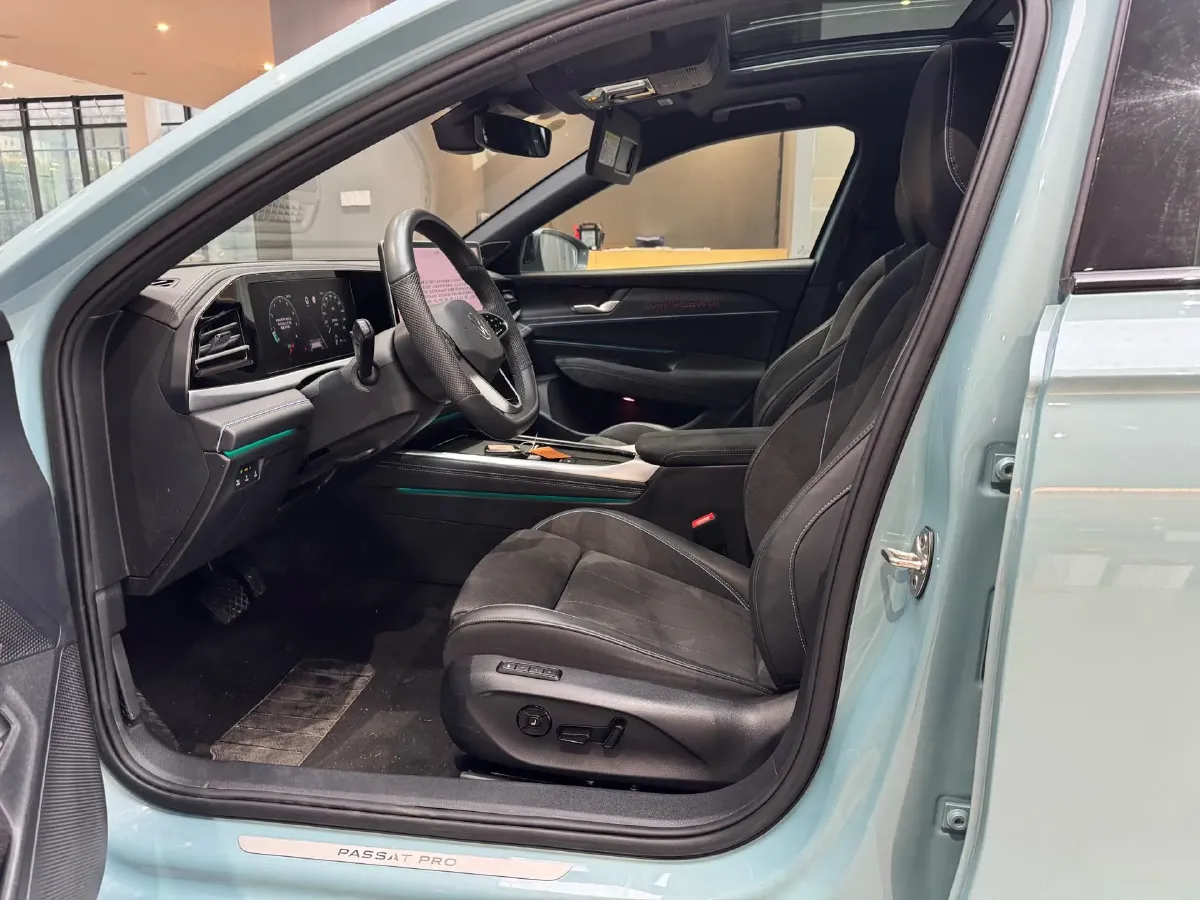 2025 Volkswagen Passat 2.0T 220HP L4 7DCT,autocango,china used car exporter,china ev exporter,chinese used car exporter,chinese used ev exporter