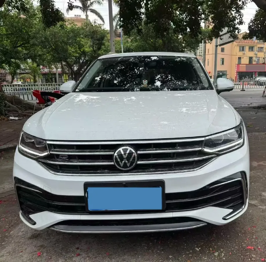 2024 Volkswagen Tiguan L 2.0T 220HP L4 7DCT,autocango,china used car exporter,china ev exporter,chinese used car exporter,chinese used ev exporter