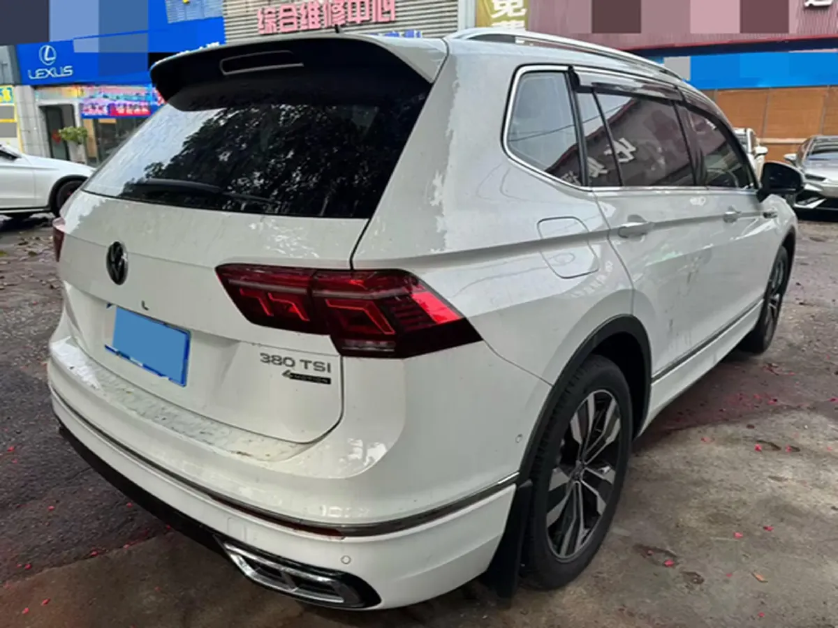 2024 Volkswagen Tiguan L 2.0T 220HP L4 7DCT,autocango,china used car exporter,china ev exporter,chinese used car exporter,chinese used ev exporter
