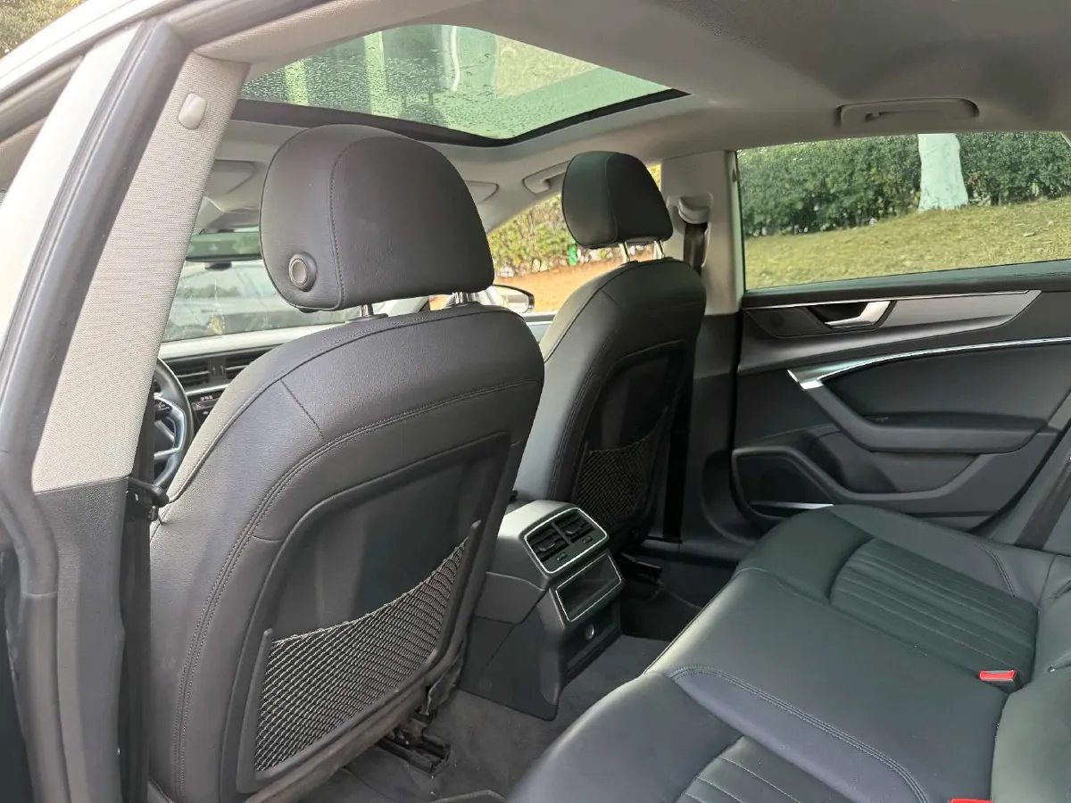 2021 Audi A7 2.0T 190HP L4 7DCT,autocango,china used car exporter,china ev exporter,chinese used car exporter,chinese used ev exporter