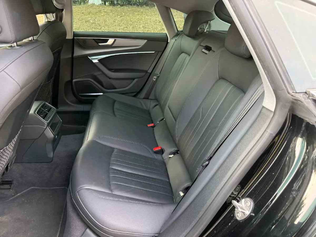 2021 Audi A7 2.0T 190HP L4 7DCT,autocango,china used car exporter,china ev exporter,chinese used car exporter,chinese used ev exporter