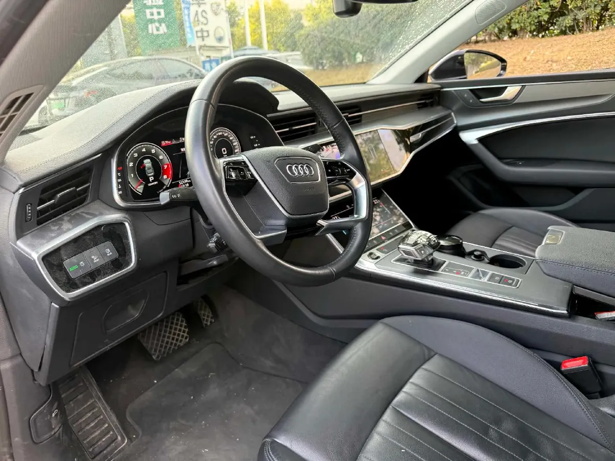 2021 Audi A7 2.0T 190HP L4 7DCT,autocango,china used car exporter,china ev exporter,chinese used car exporter,chinese used ev exporter