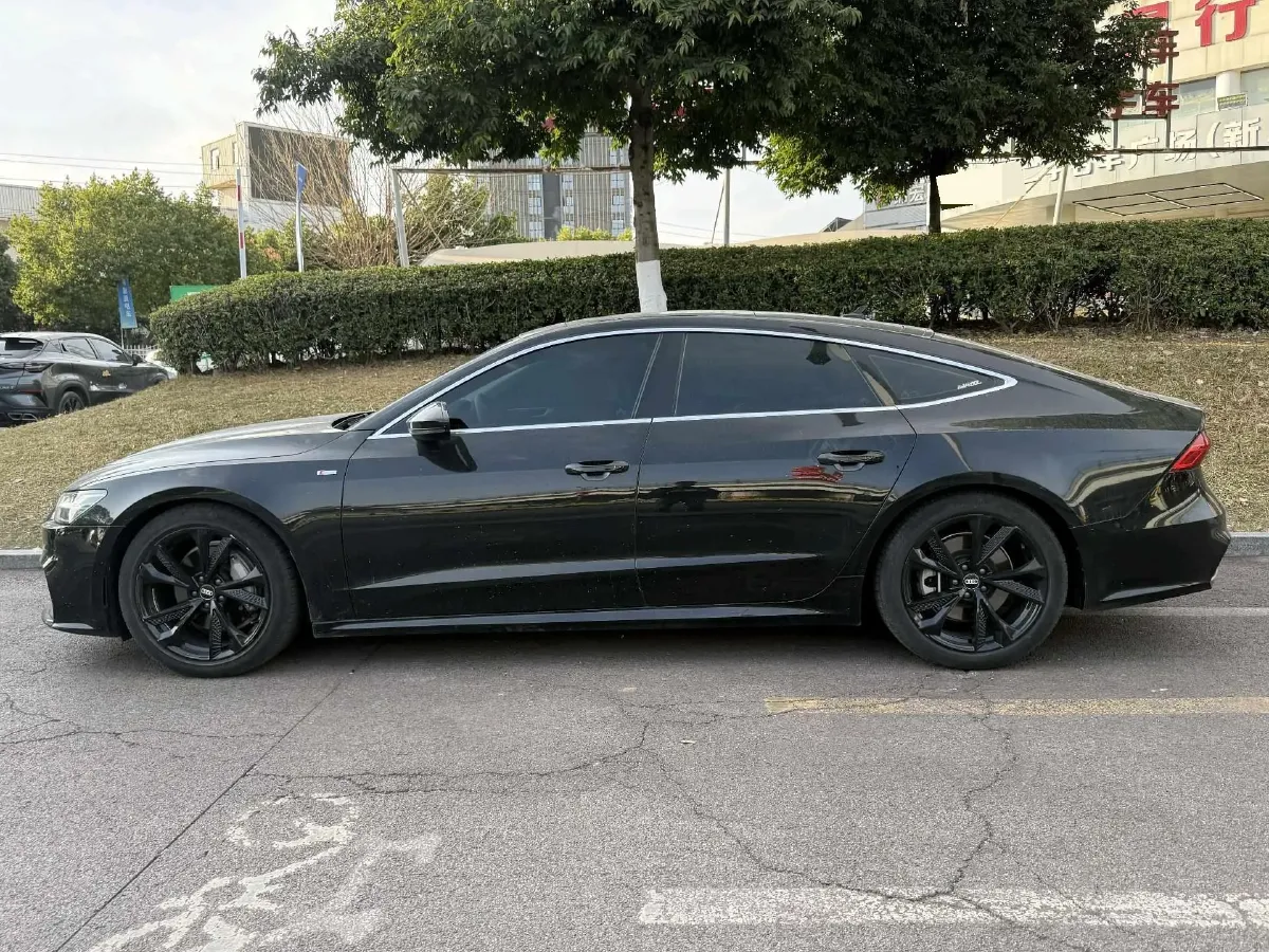 2021 Audi A7 2.0T 190HP L4 7DCT,autocango,china used car exporter,china ev exporter,chinese used car exporter,chinese used ev exporter