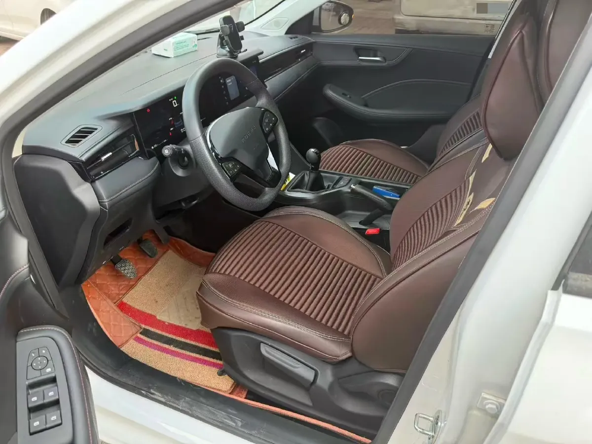 2023 Roewe i5 1.5L 129HP L4 5MT,autocango,china used car exporter,china ev exporter,chinese used car exporter,chinese used ev exporter