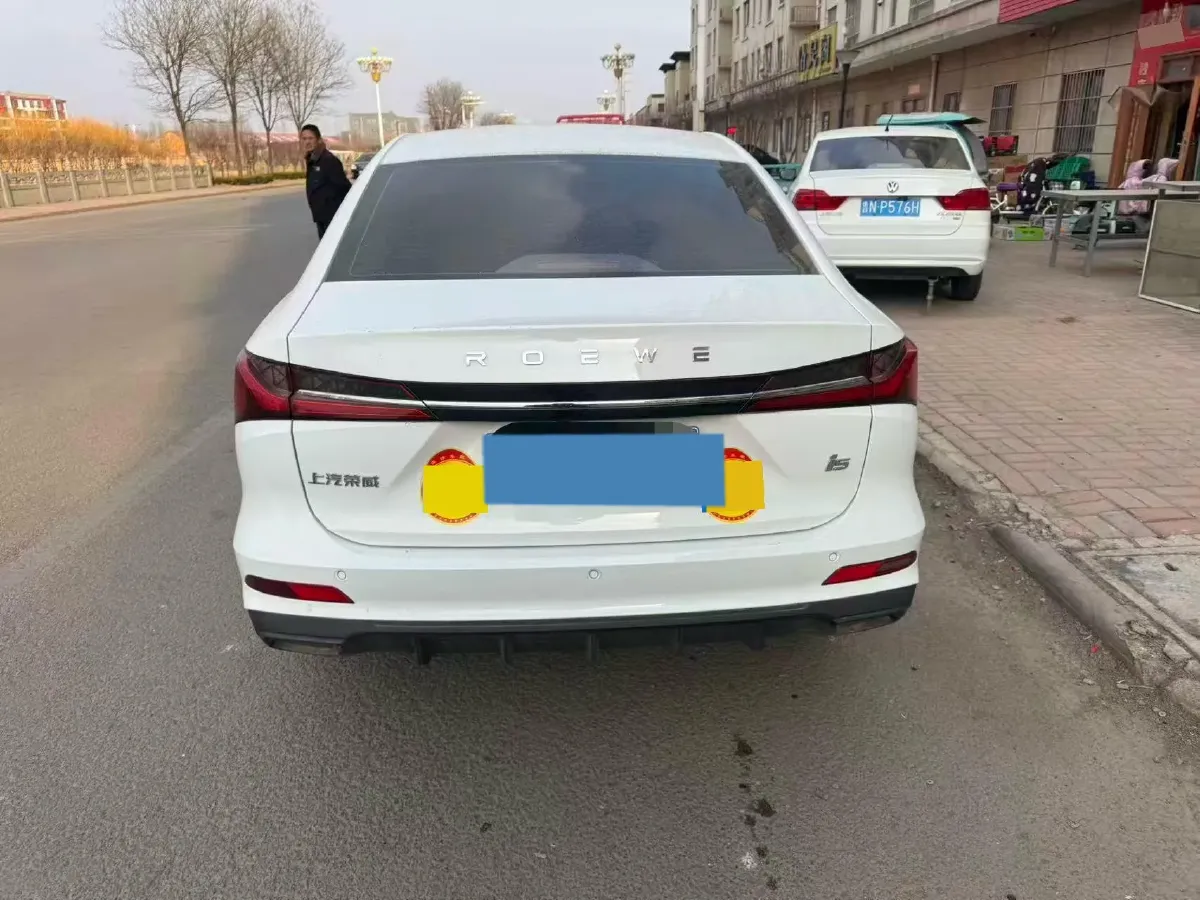 2023 Roewe i5 1.5L 129HP L4 5MT,autocango,china used car exporter,china ev exporter,chinese used car exporter,chinese used ev exporter
