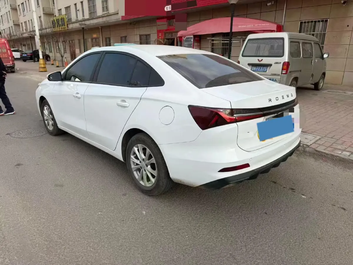 2023 Roewe i5 1.5L 129HP L4 5MT,autocango,china used car exporter,china ev exporter,chinese used car exporter,chinese used ev exporter